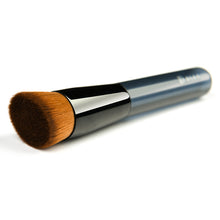 Load image into Gallery viewer, DIAS No.131 foundation brush
